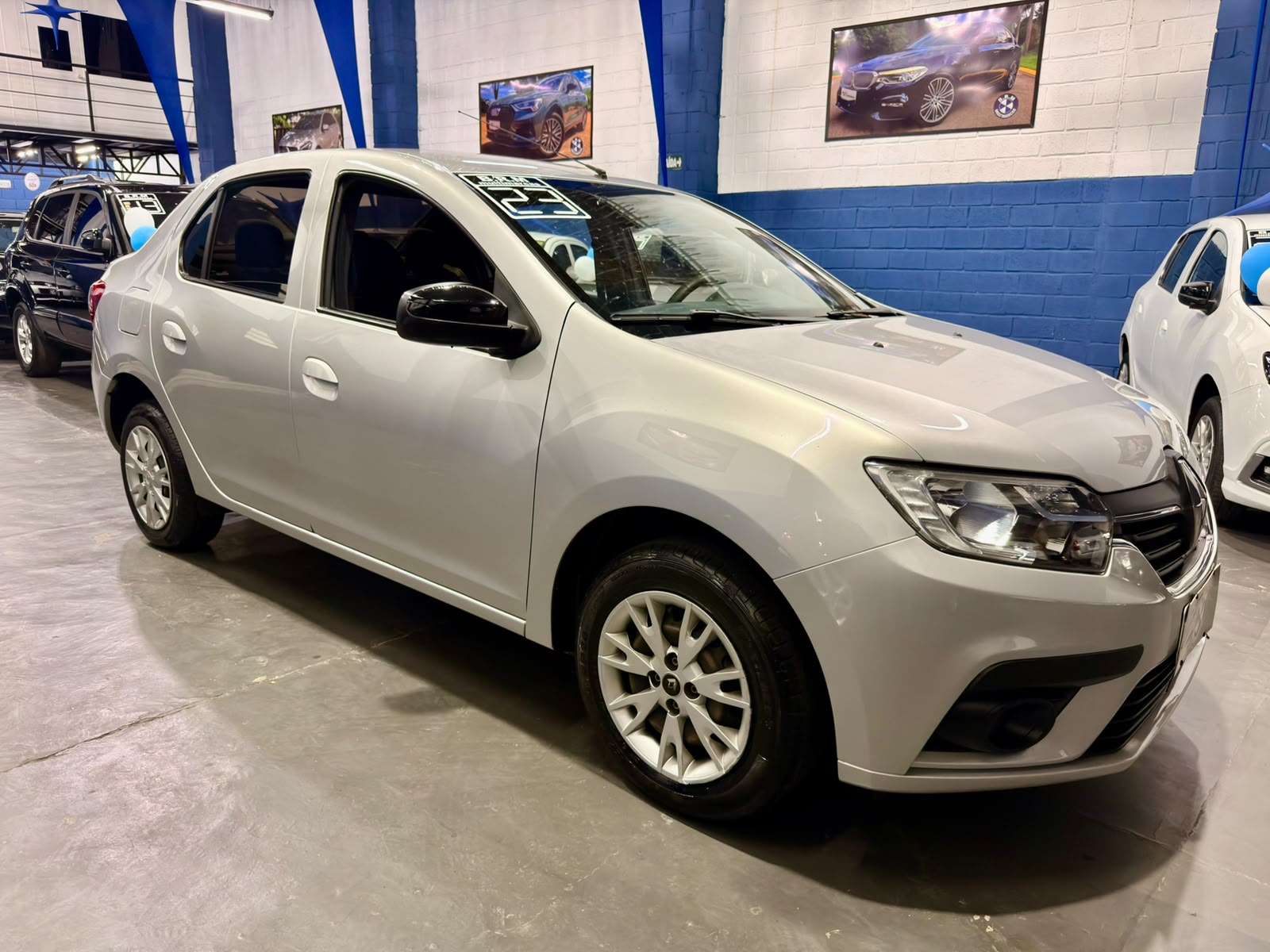 Renault LOGAN 2023 prata seminovo à venda na B.R.M Multimarcas em Bragança Paulista