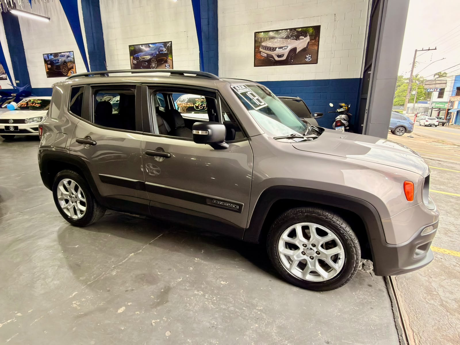 Jeep RENEGADE 2018 cinza seminovo à venda na B.R.M Multimarcas em Bragança Paulista