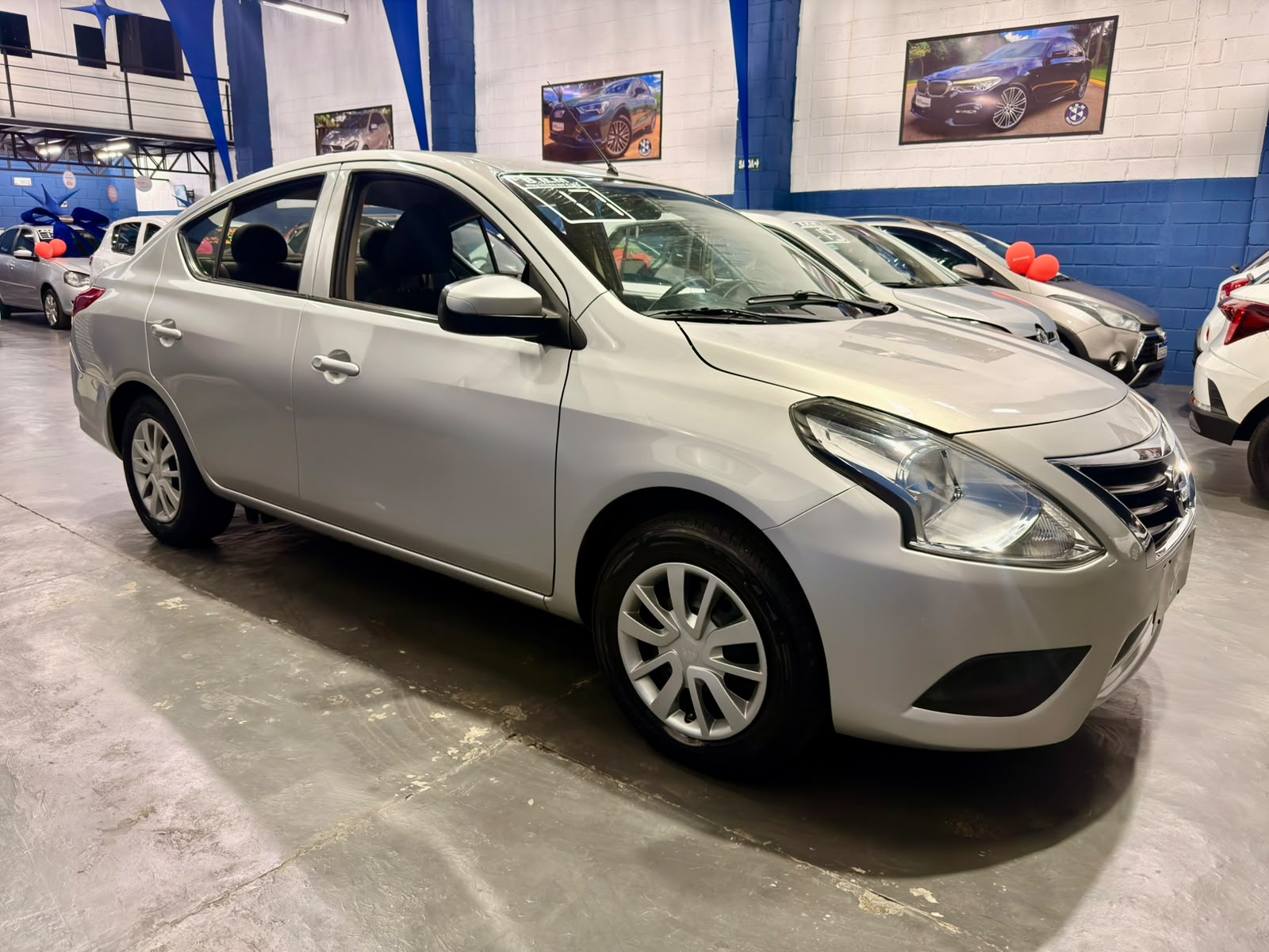 NISSAN VERSA 2017 prata seminovo à venda na B.R.M Multimarcas em Bragança Paulista