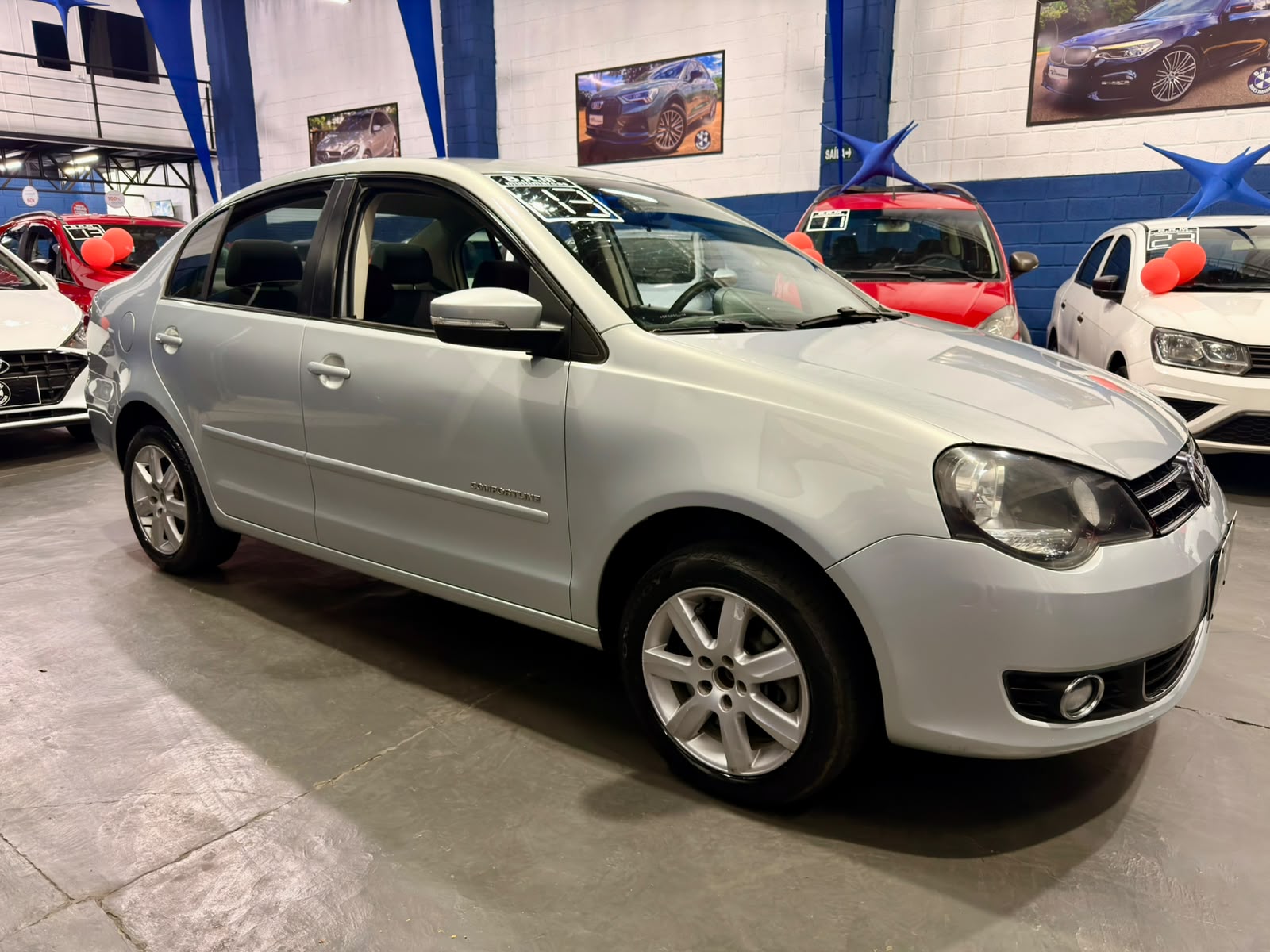 VOLKSWAGEM POLO